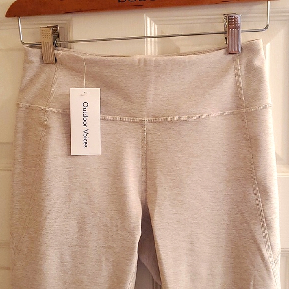 Outdoor Voices Capri Kneecap Warmup Leggings Heathered Oatmeal Small NWT